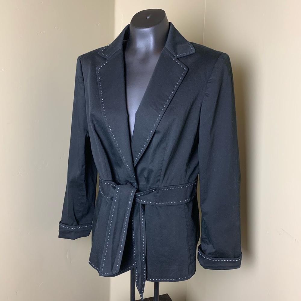 Tahari Pant Suit - black and cream - size 12